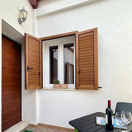 Nura's - Casa Linda Center Daire Alghero